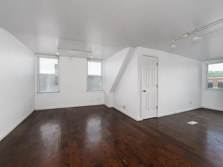 131 Ross Ave #2 — Photo 9