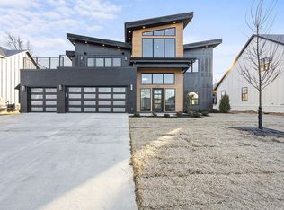 207 SW Autumn Hills Rd, Bentonville, AR 72712