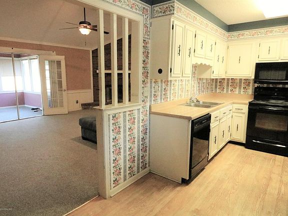 4th image of 7585 Millbridge Dr