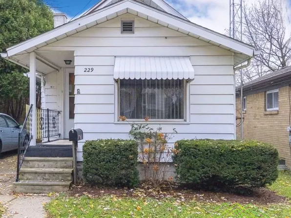 229 S Foster Ave, Lansing, MI 48912