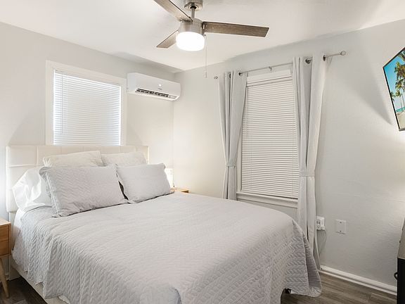 4th image of 1839 Robinhood St #1839