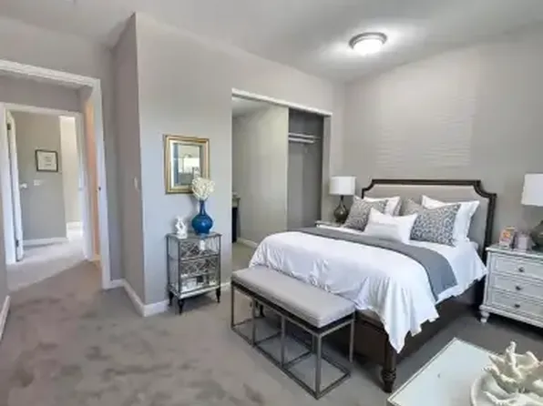 5820 58a St #205, Red Deer, AB T4N 2M7