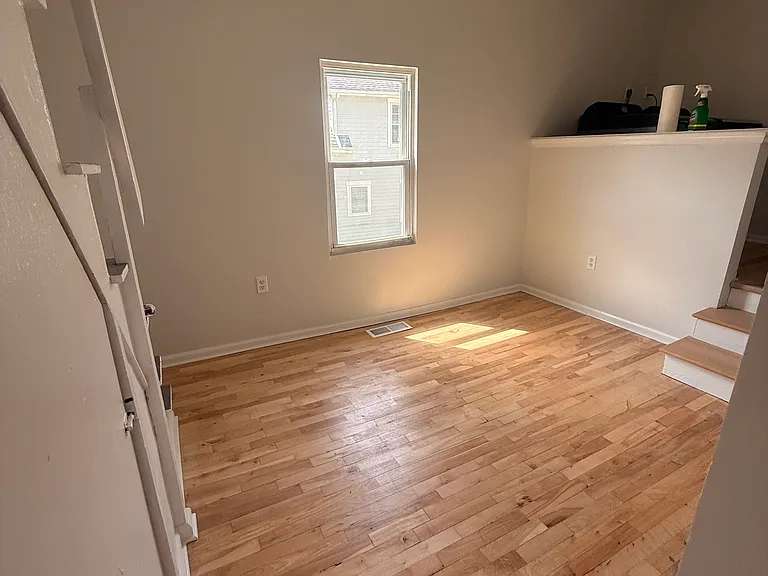 21 Avenue A — Photo 22