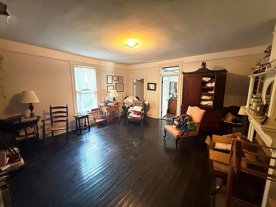 37th image of 117 Reid St
