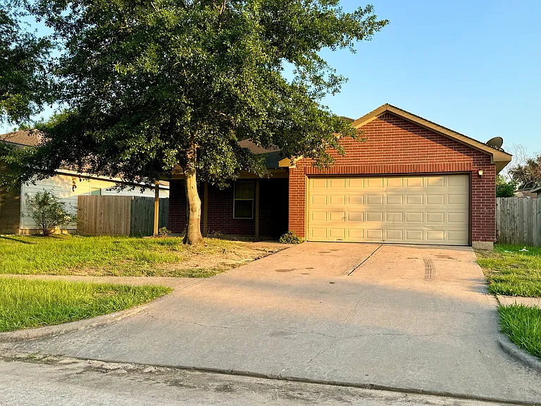 17319 Box Canyon Dr — Photo 1