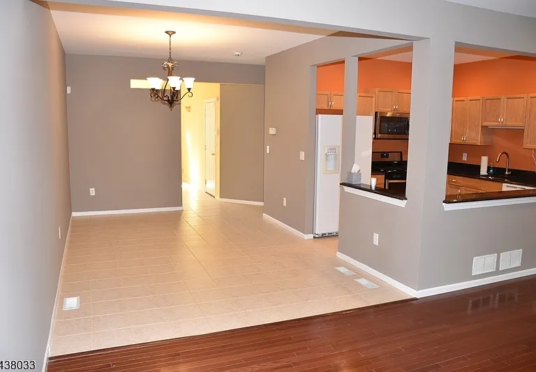 125 Springhill Dr — Photo 4