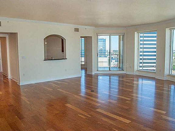 5th image of 100 Beach Dr NE Unit 1701