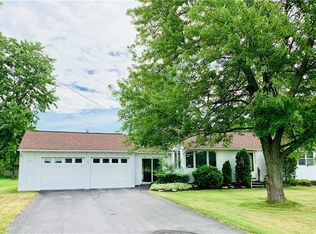 691 Paradise Rd, East Amherst, NY 14051