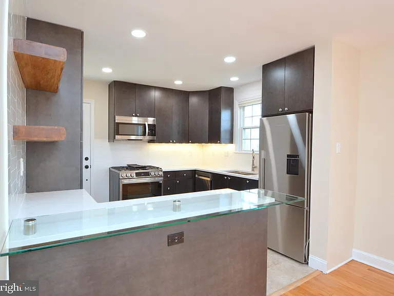 2441 N McKinley St — Photo 9