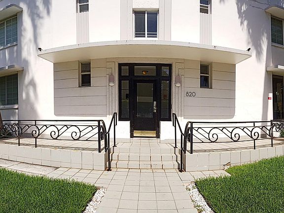 2nd image of 820 Euclid Ave APT 206