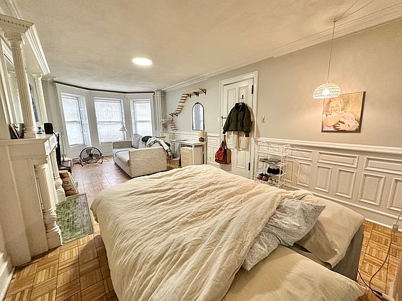 3rd image of 847 Carroll St APT 1