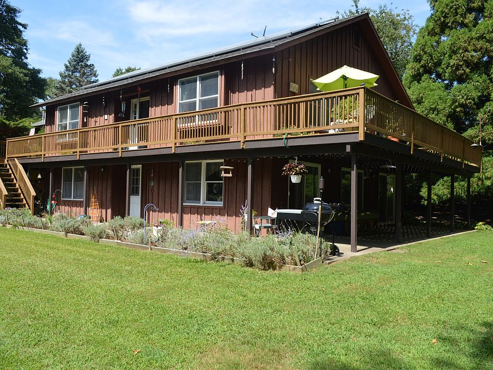 1st image of 13 Lake Dr