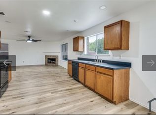 925 Blue Sky Dr, Arlington, TX 76002
