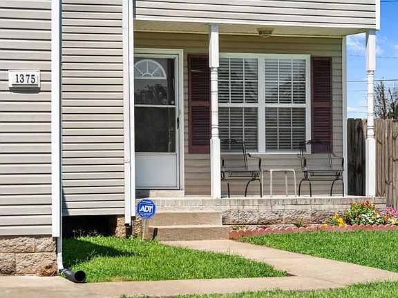 3rd image of 1375 Mackenzie Ct
