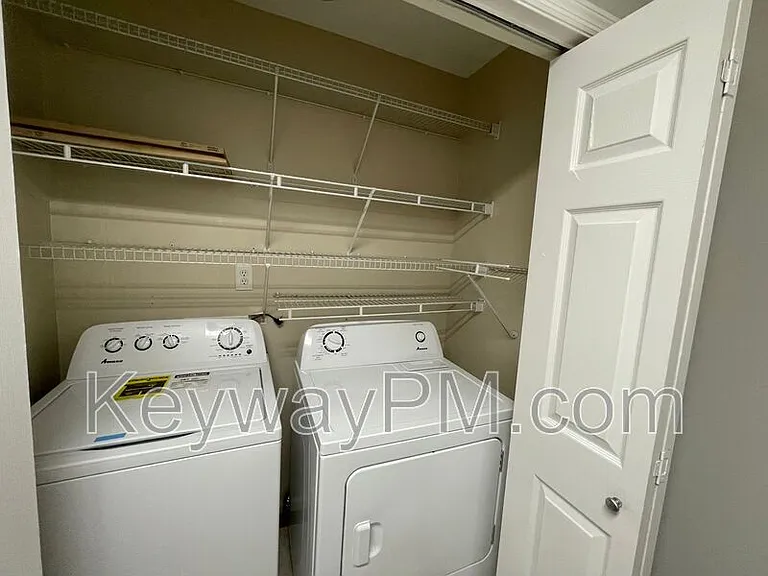 445 Northrop Pl — Photo 6