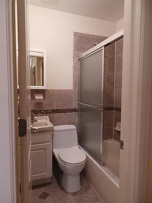 Rented by Perry Associates NYC Inc | media 34