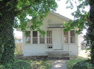 113 E 7th St, Roxana, IL 62084