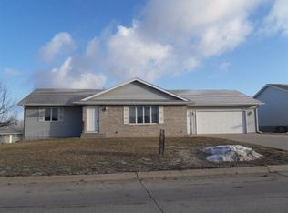 1015 E 11th St, Carroll, IA 51401