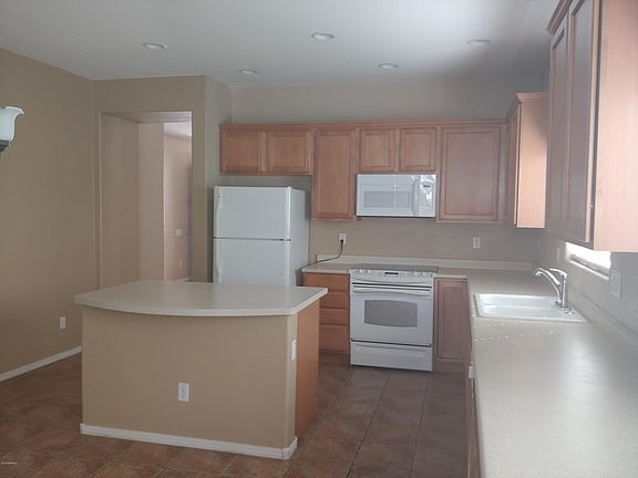 4th image of 966 E La Costa Pl