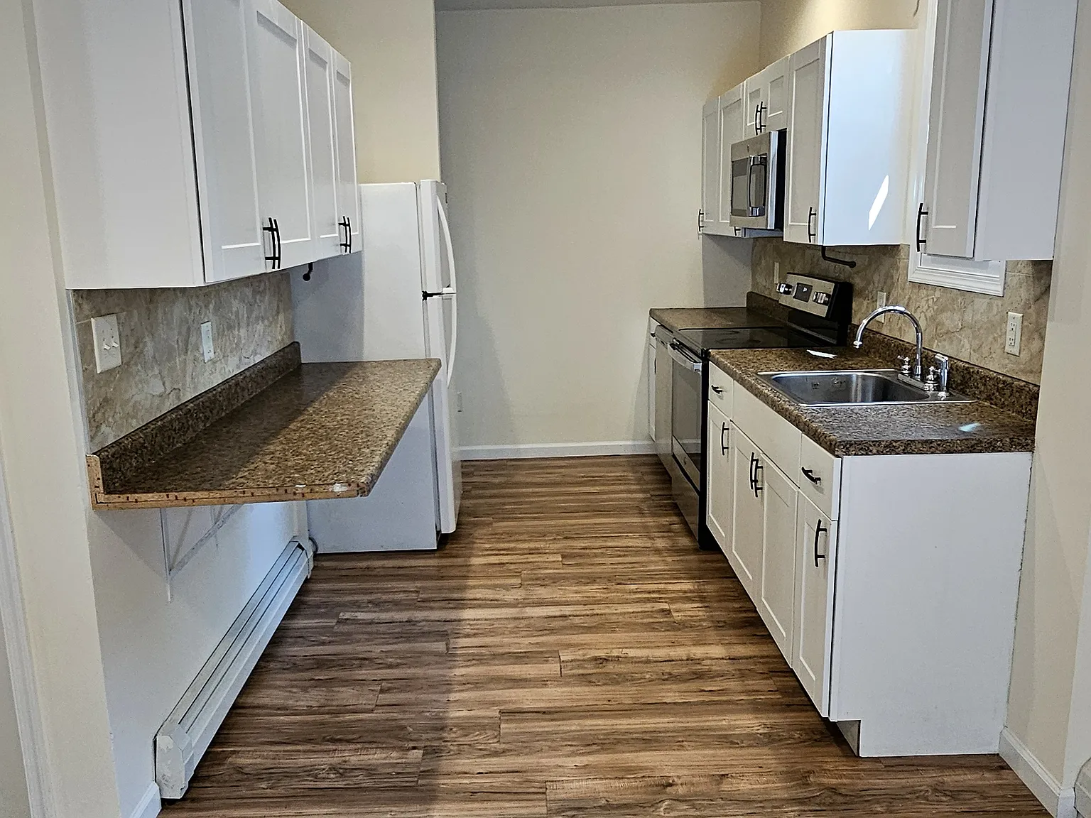 3 bed, 1200 sqft, $1,850 — Photo 1
