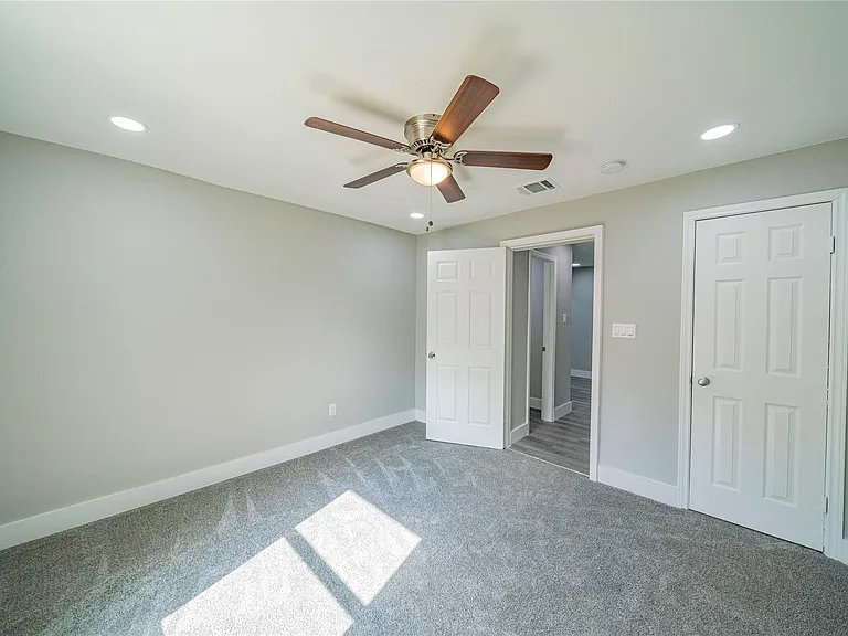 5718 Cherry St — Photo 14
