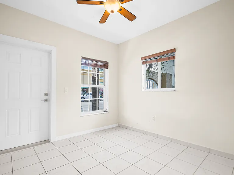 9 E 4th St #101 — Photo 19