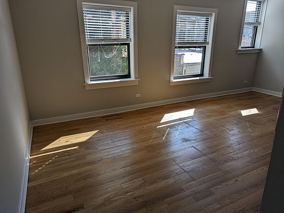 5th image of 2209 W Eastwood Ave #1MB