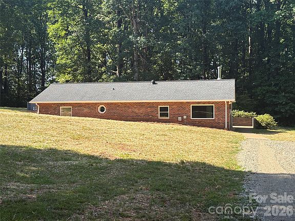 5th image of 254 Beechwood Farm Rd
