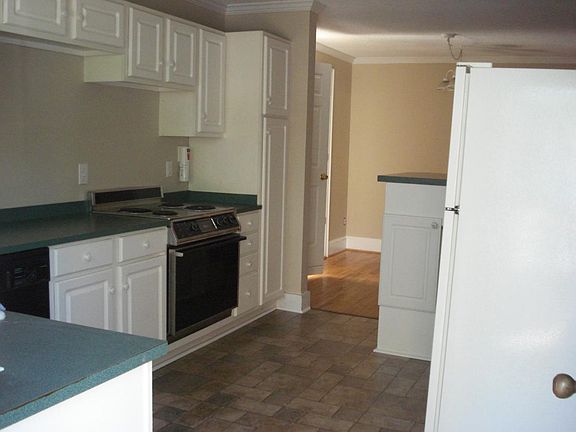 Kitchen & DR from Side Dr