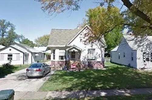 1620 E Moore St photo 1