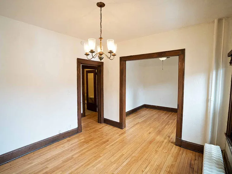 225 Place Apartments — Photo 9