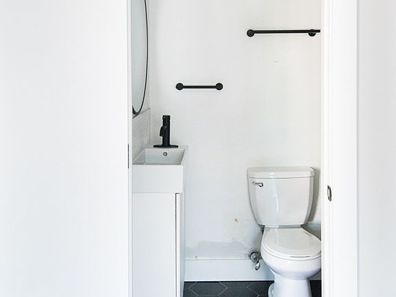 5th image of 2121 E Dauphin St APT 9