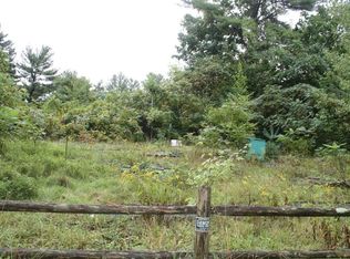 8 Mohawk Trl, Greenfield, MA 01301