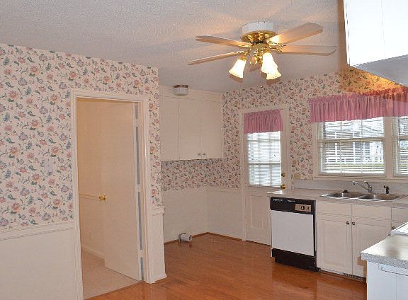 5th image of 224 Timberlane Dr
