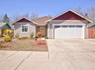 1524 SW Yucca Dr, Grants Pass, OR 97527