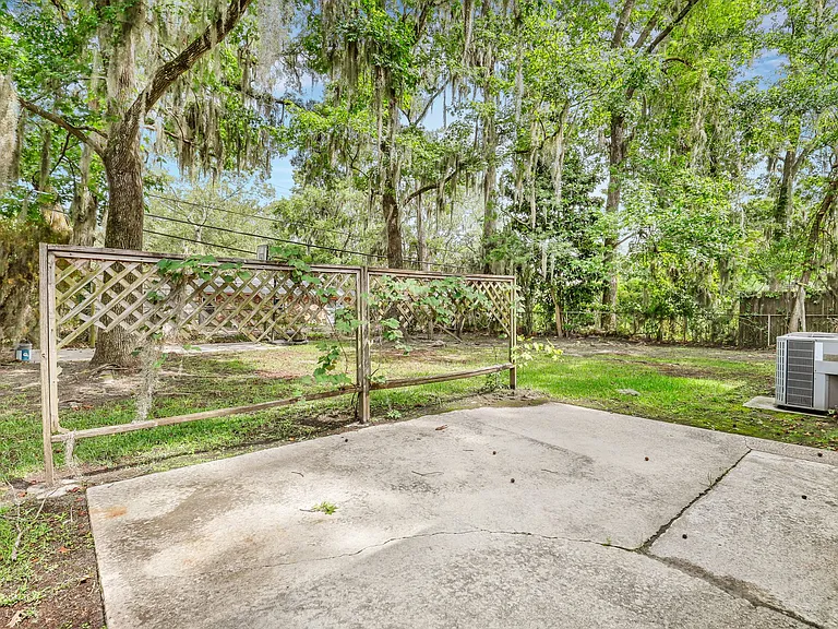 12473 Northwood Rd — Photo 32