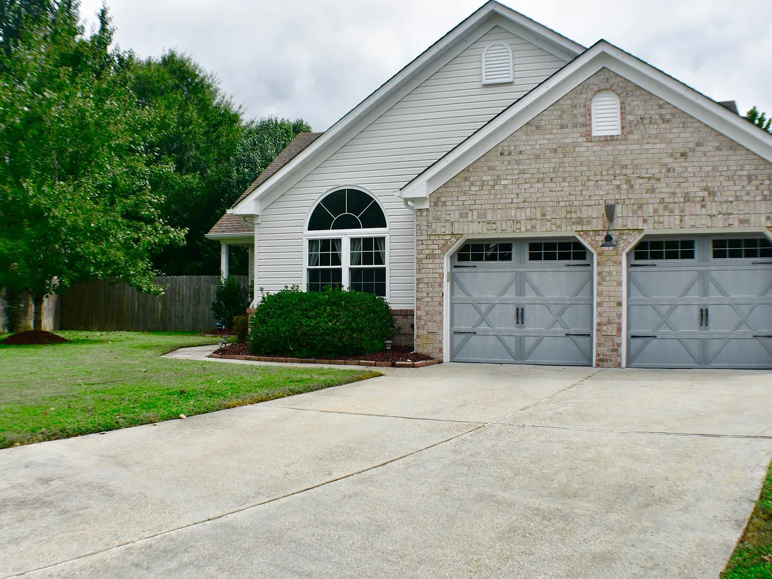 3125 Amador Dr — Photo 3