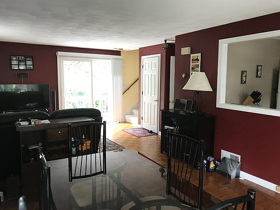 2nd image of 701 Woodhaven Ct