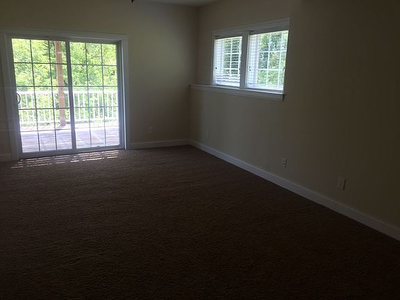4th image of 737 College Ave #821