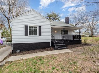 109 N Fisher St, Burlington, NC 27217