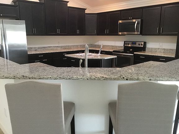 3rd image of 2981 Bowles Pl