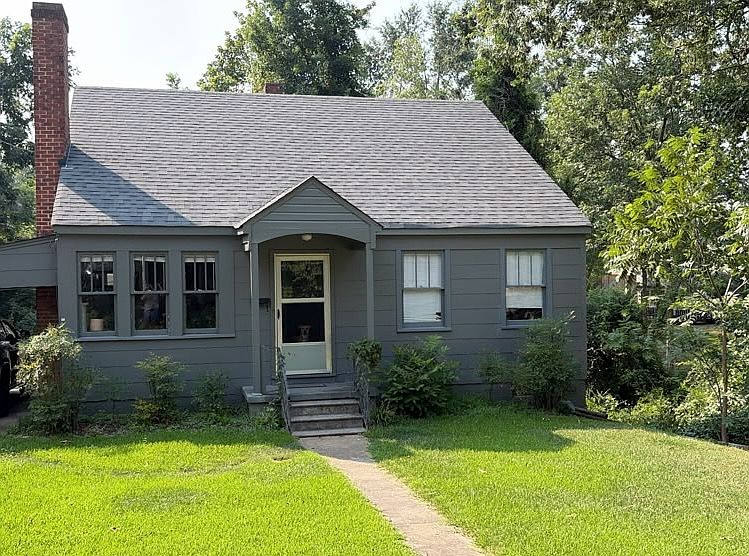 1st image of 1004 S 16th St