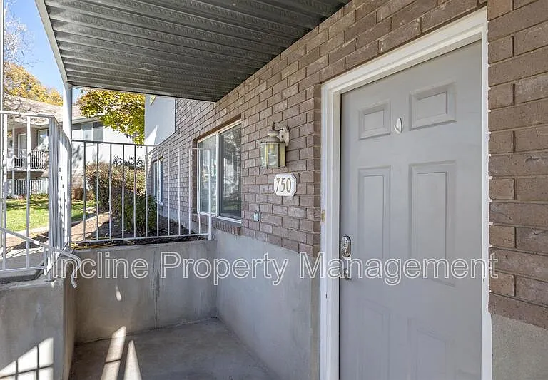 752 N 1060 W — Photo 11