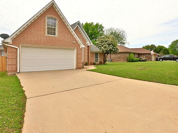 2nd image of 2841 Gilmer Ave
