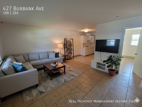 5th image of 427 Burbank Ave