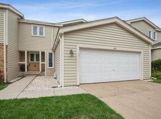 658 Lincolnshire Ln, Hoffman Estates, IL 60169