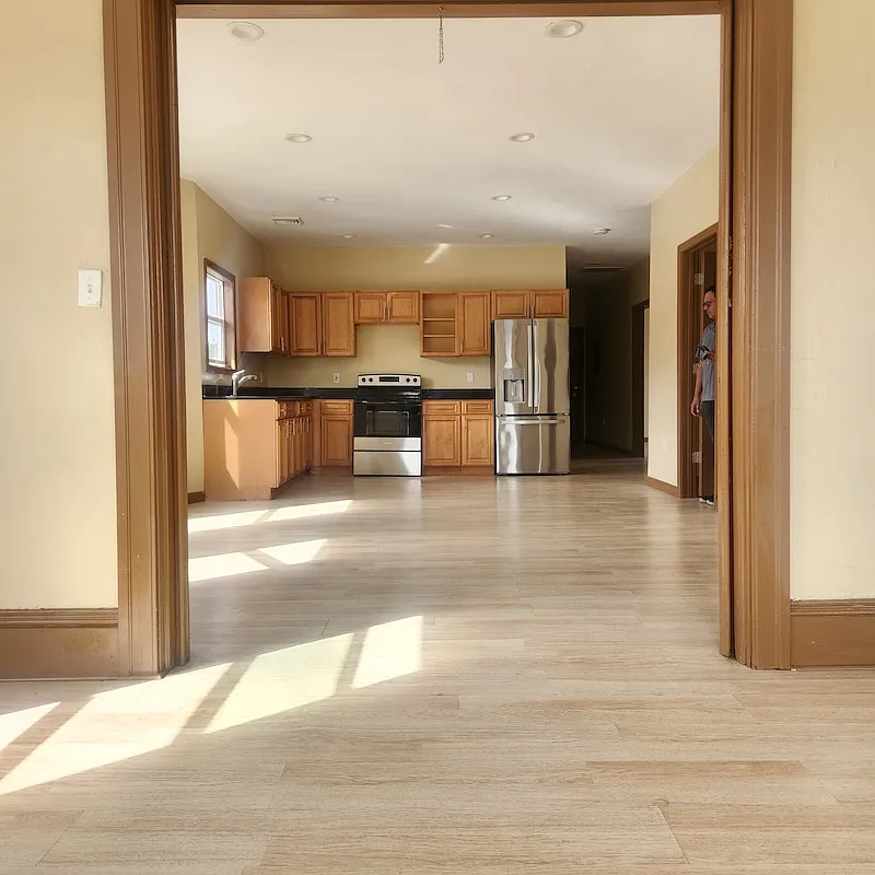 3 bed, $2,300 — Photo 3