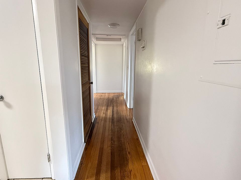 1st image of 3138 Honeywood Dr