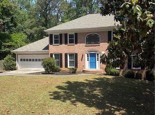 2562 River Knoll Dr SW, Lilburn, GA 30047