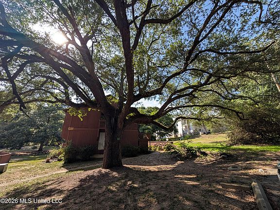 2nd image of 232 Lakeside Villa